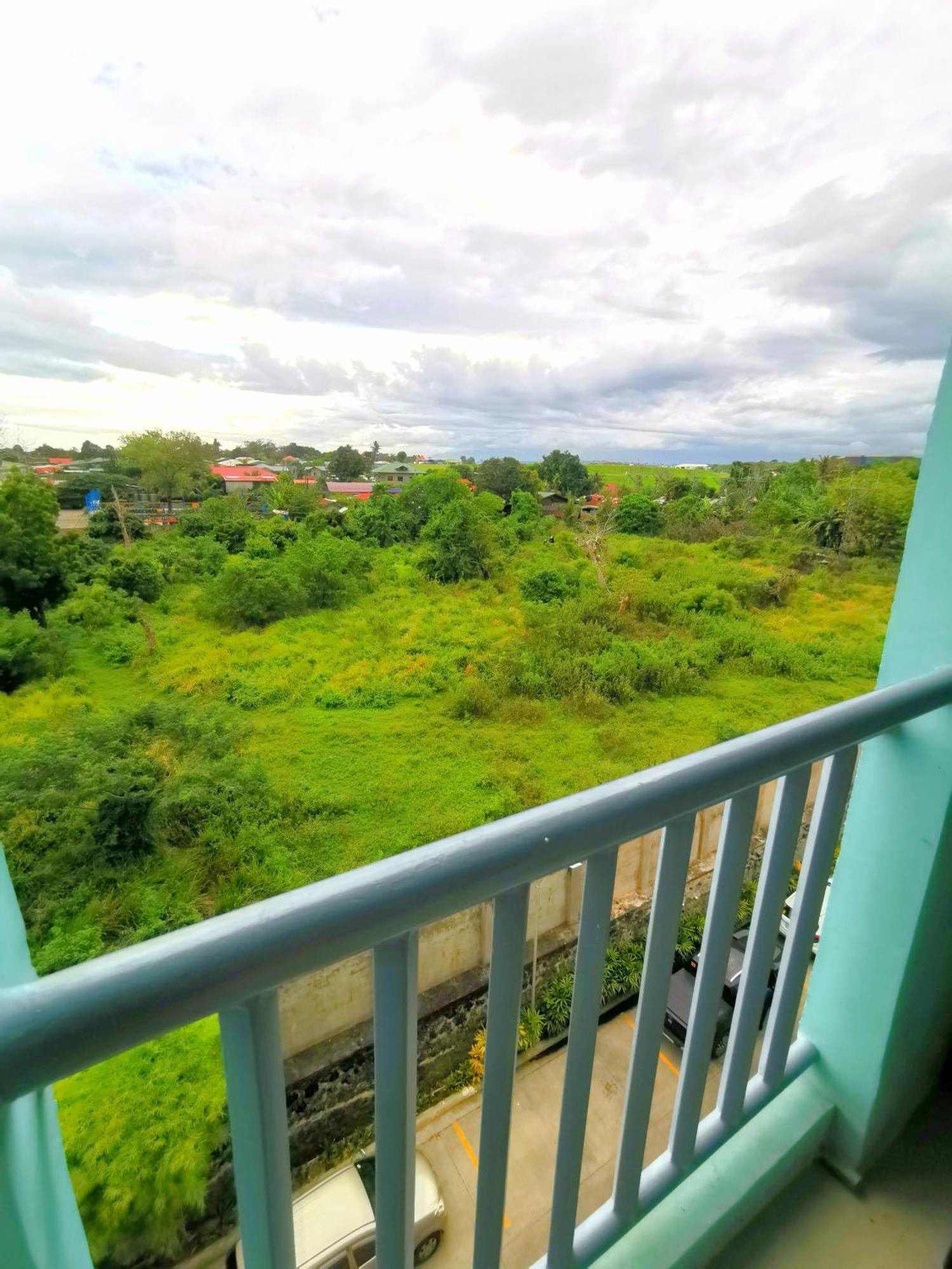 Davao Condo 2Br Pool Wifi Netflix Экстерьер фото